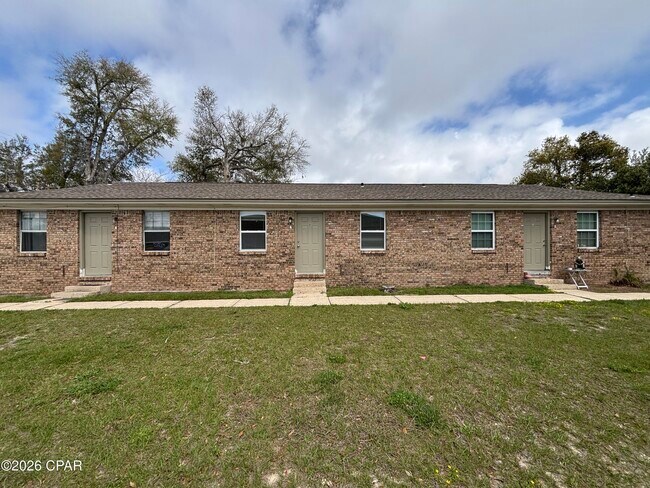 Building Photo - 1102 Frankford Ave