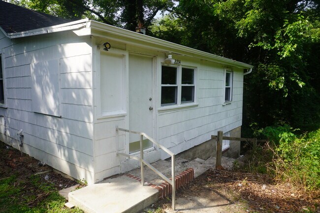 Foto del edificio - 2214 Vandermast Ln