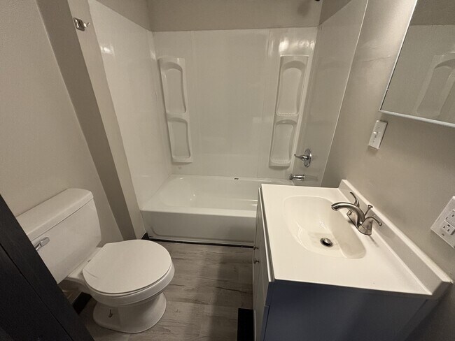 Foto del edificio - 932 13th St SE