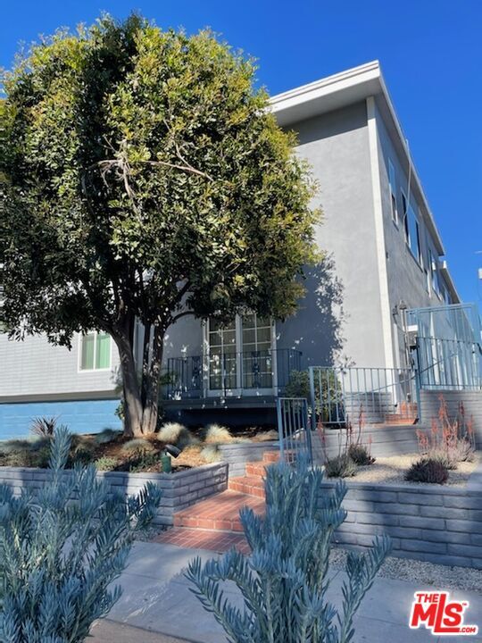 1119 Lincoln Blvd Unit 6, Santa Monica, CA 90403 Condo for Rent in Santa Monica, CA