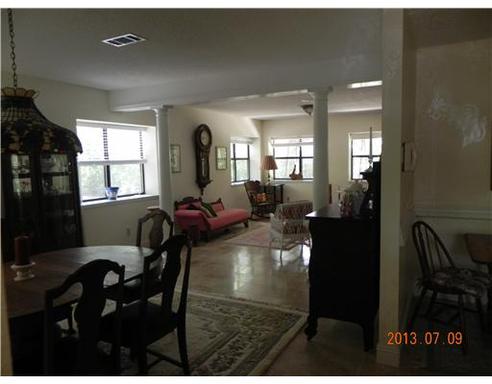 Building Photo - 6800 Bayou Pines Dr