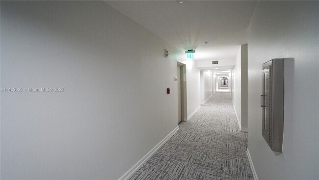 Foto del edificio - 2665 SW 37th Ave
