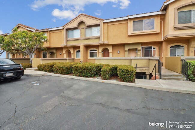Building Photo - 30902 Club House Dr