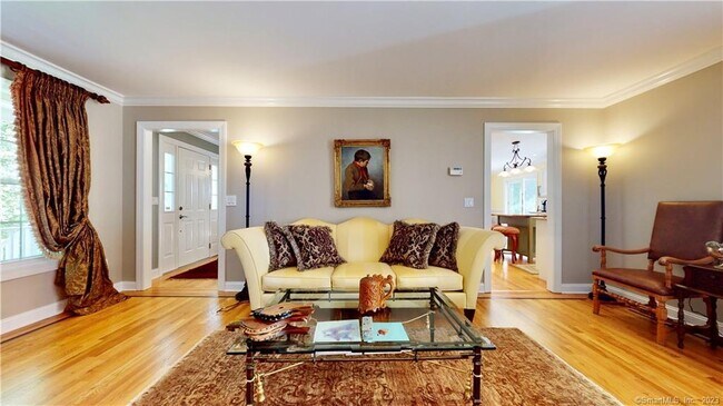 Foto del edificio - 753 Long Hill Ave
