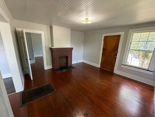 Foto del edificio - 506-506 Kingston Ave NE