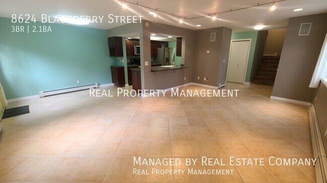 Foto del edificio - 8624 Blackberry St