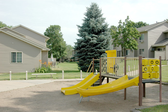 Building Photo - Woodmount Townhomes