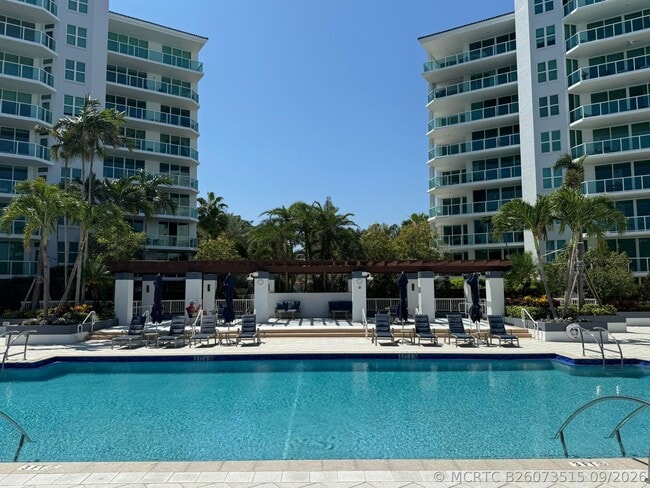 Building Photo - 550 SE Mizner Blvd