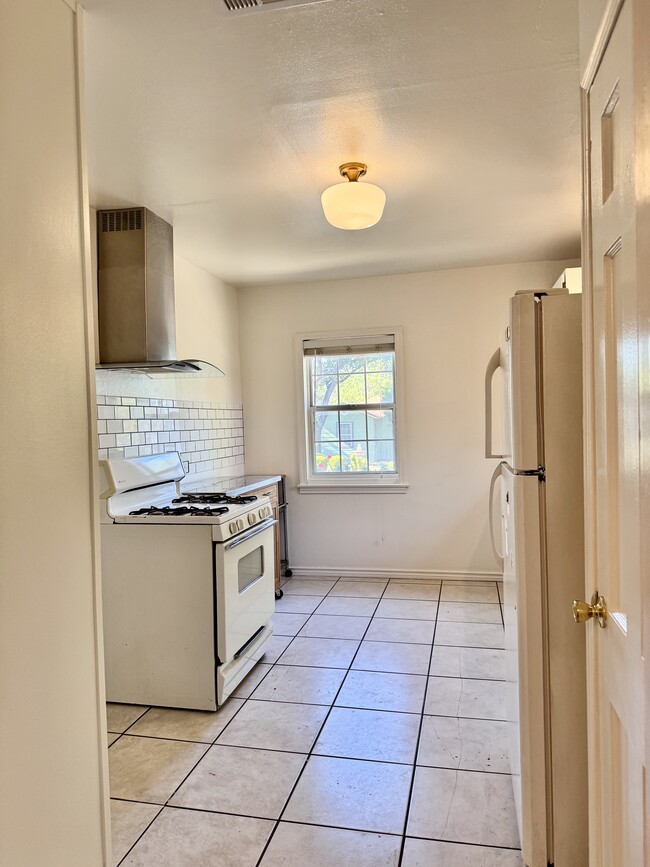 Kitchen - 510 Elmwood Drive
