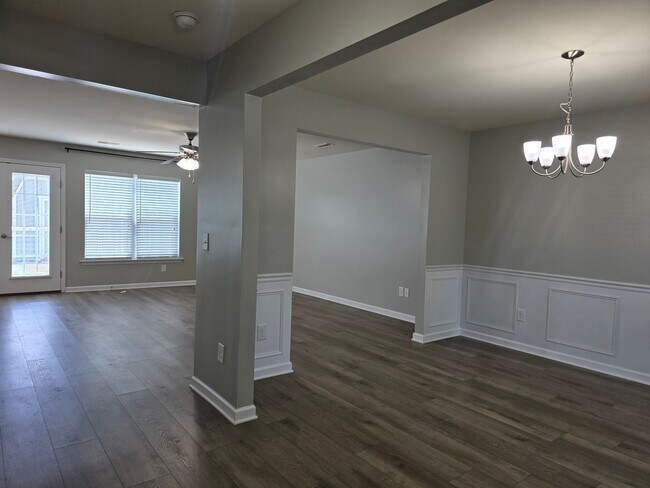 Foto del edificio - Charming 3BR + Bonus, 3BA Single-Family Ho...