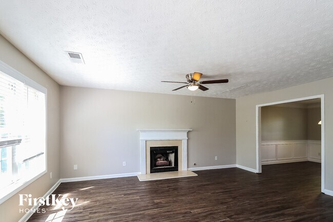Building Photo - 5350 Valley Forest Way