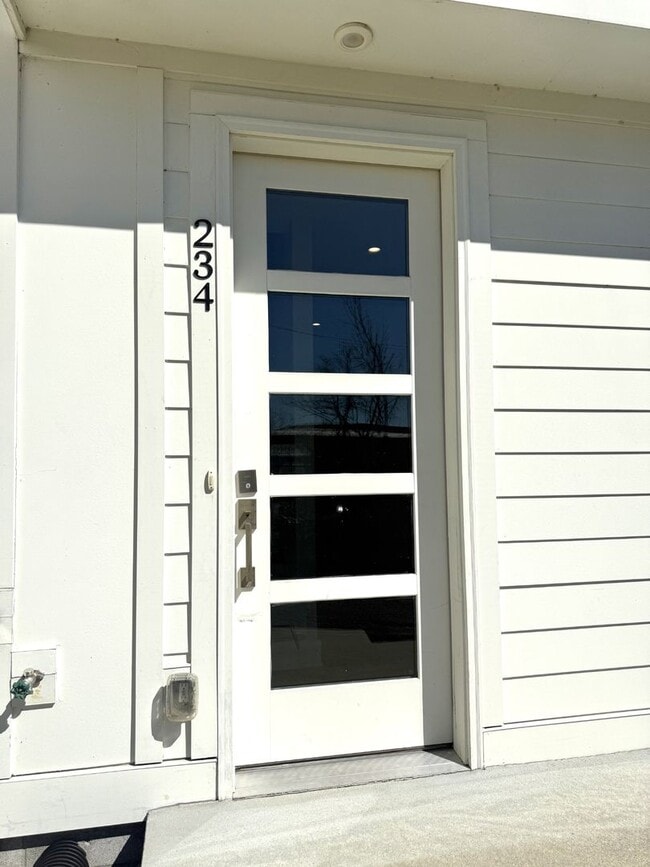 Building Photo - 234 Oceola Ave