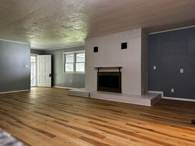 Foto del edificio - Remodeled Farmhouse for Rent