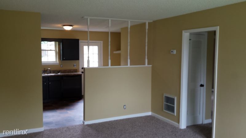 Primary Photo - 2 br, 1 bath Apartment - 222 Walnut Crest Dr