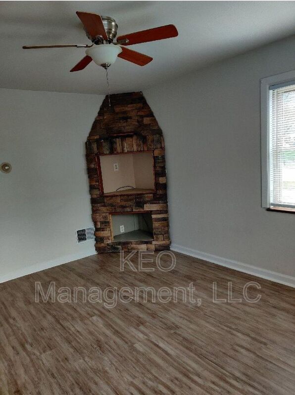 Building Photo - 237 E Xenia Dr