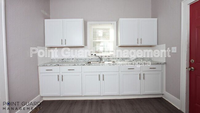 Foto del edificio - 635 S Sycamore St