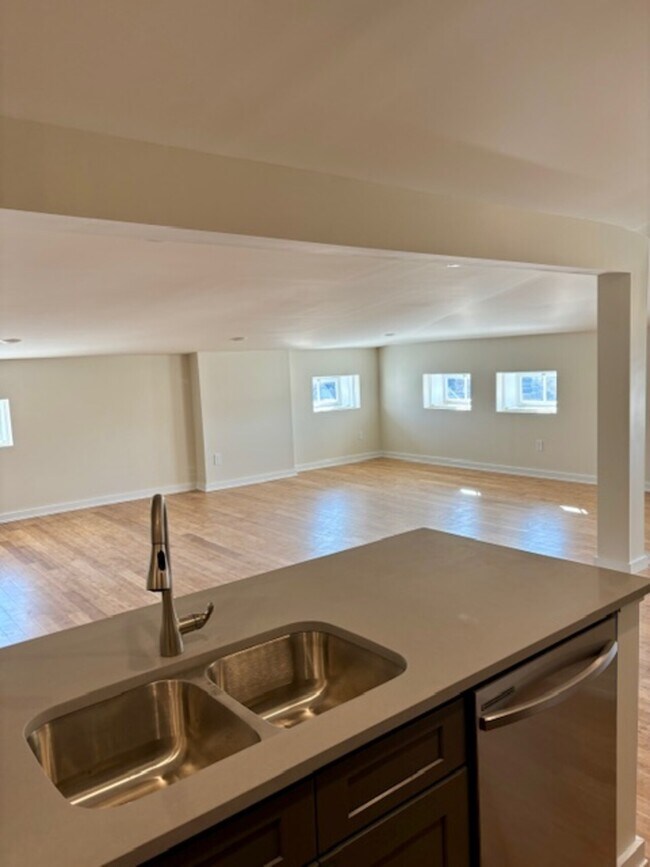 Foto del edificio - 1634 Hewitt Ave