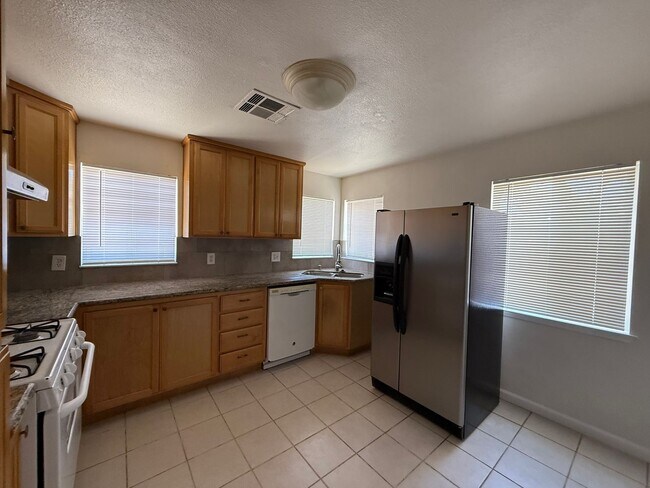 Foto del edificio - 3120 33rd Ave