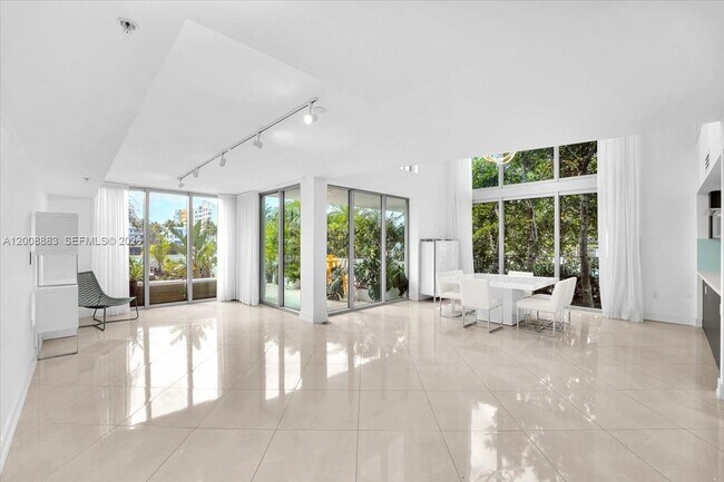 Foto del edificio - 7928 East Dr