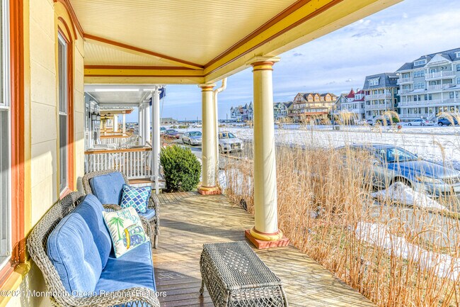 Building Photo - 35 Ocean Pathway