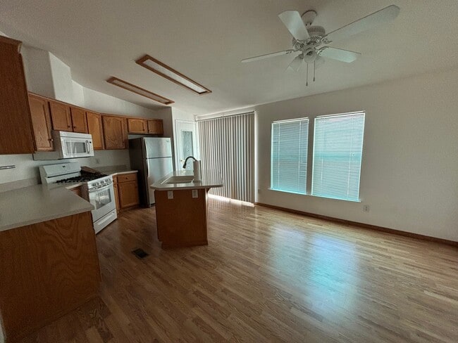 Building Photo - 28676 Via Playa Del Rey