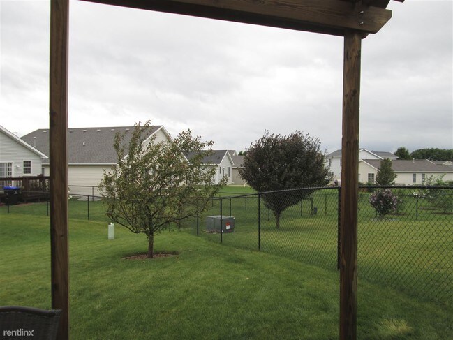 Building Photo - 3 br, 3 bath House - 1106 Wanda Way