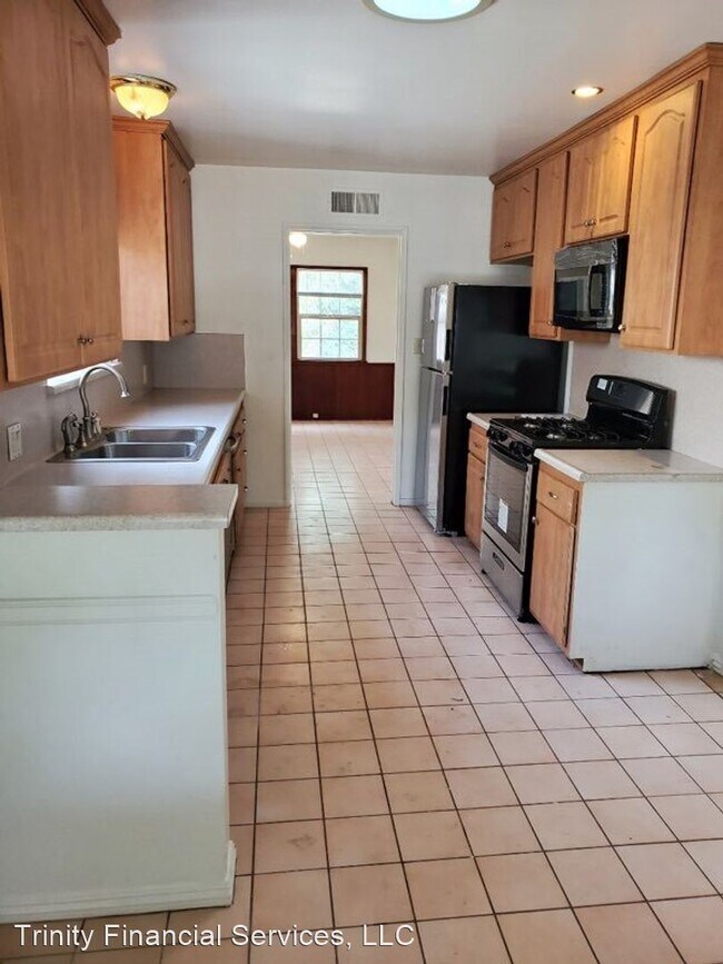 Building Photo - 3 br, 3 bath House - 17646 Raymer St