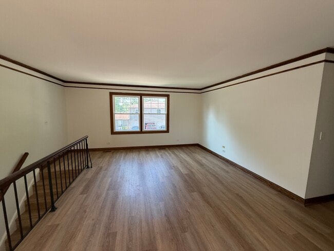 Building Photo - 241 Sunset Ct