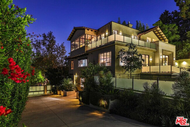 Building Photo - 7801 Hillside Ave