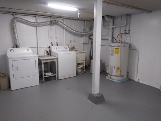 Building Photo - 2 bed 1.0 bath flat in Irvington