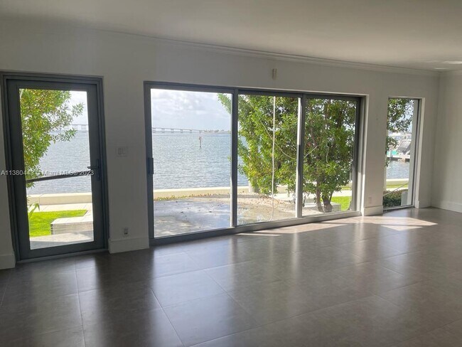Foto del edificio - 1541 Brickell Ave