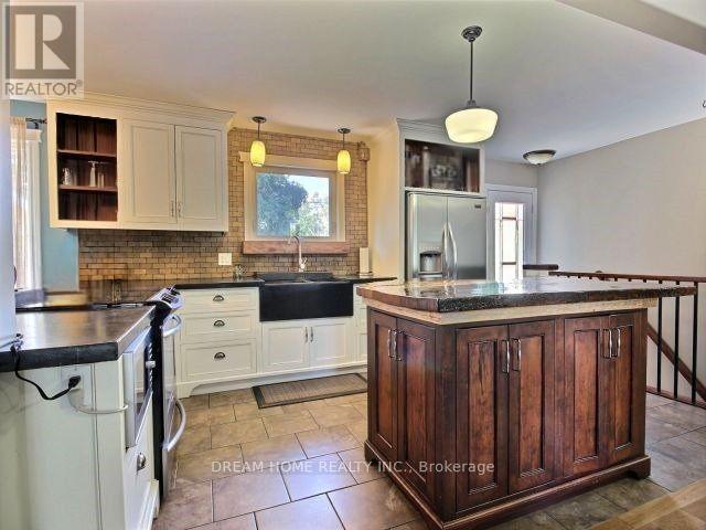 Building Photo - 110 Johnson St