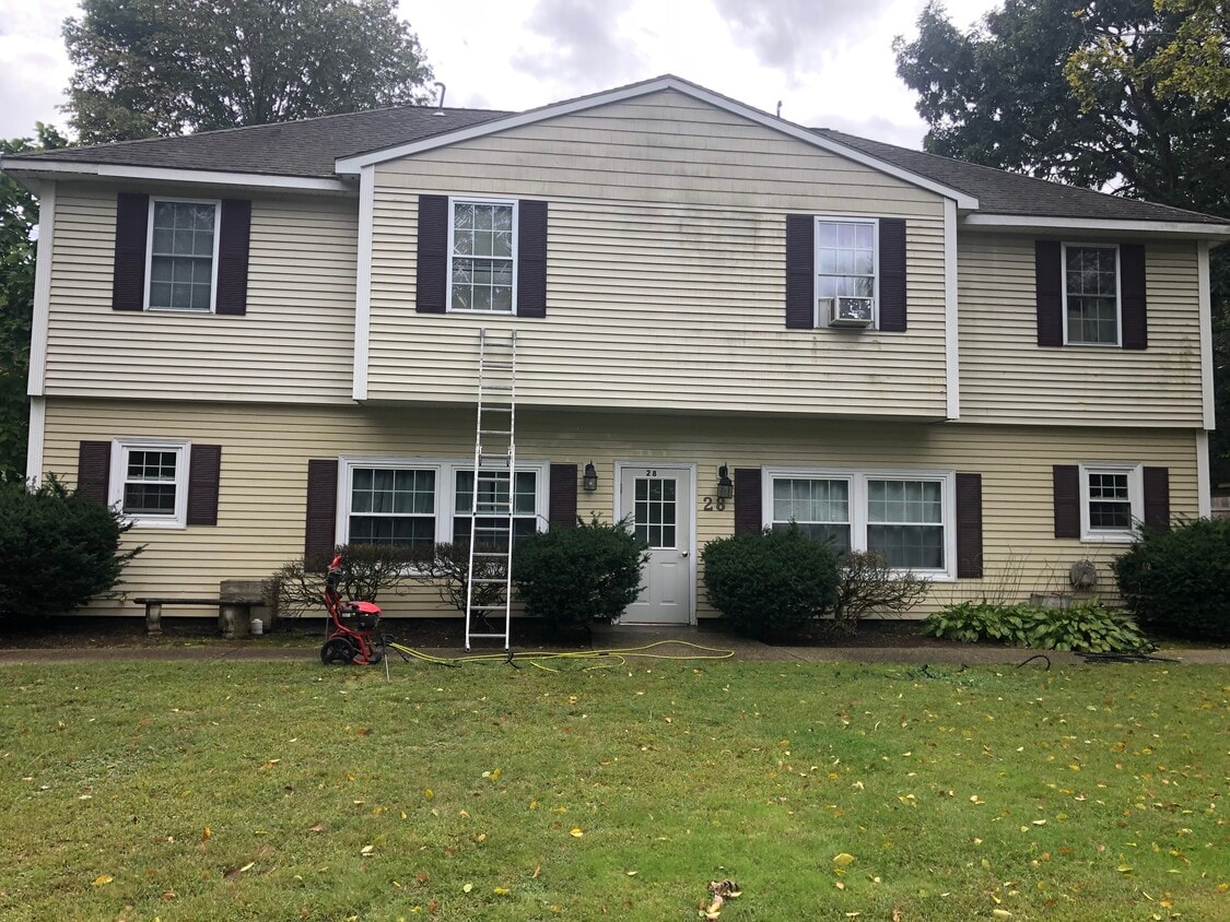 Building Photo - 28 Crestview Dr