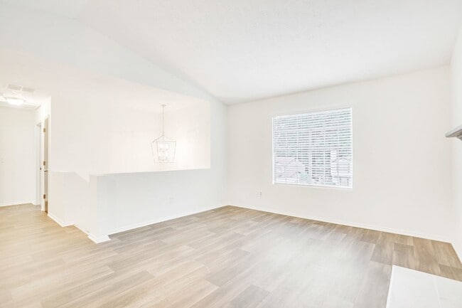 Building Photo - 5410 Forest Downs Cir
