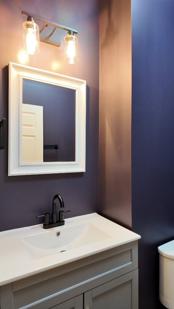 Building Photo - Modern Brand New 2 Bdrm in OTR – Stylish Finishes!