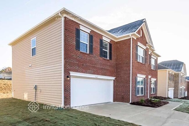 Building Photo - 167 Sassafras Rd