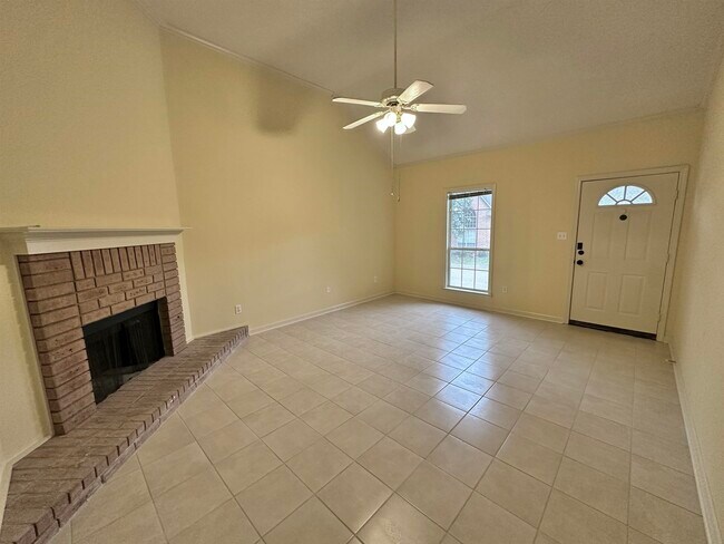 Building Photo - 596 W Ashley Glen Cir