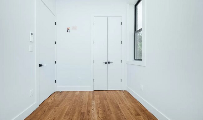 Building Photo - 1337 Gates Ave