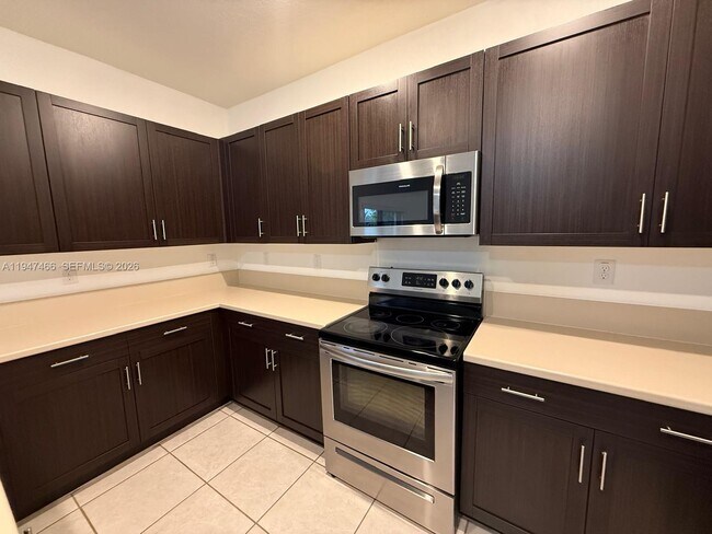 Foto del edificio - 20714 NE 5th Ct