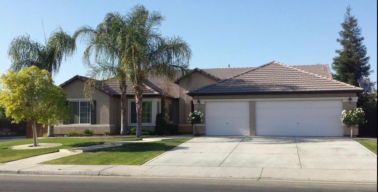Primary Photo - 10914 Golden Valley Dr