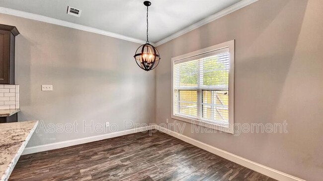 Building Photo - 203 Brentwood Dr E