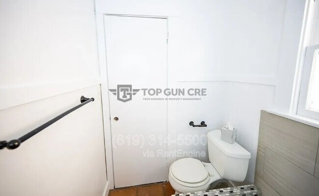 Foto del edificio - 3741-47 Bancroft St