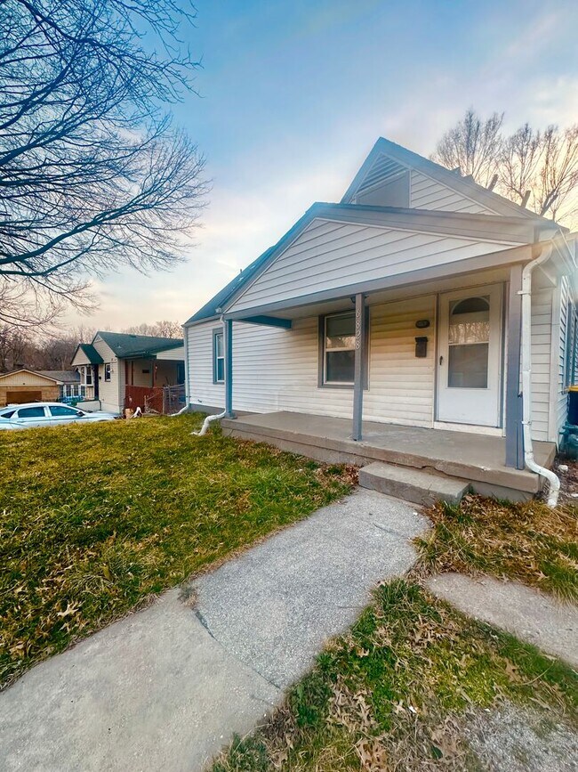 Building Photo - Charming 2Bedroom 2 Bath Home for Rent ***...