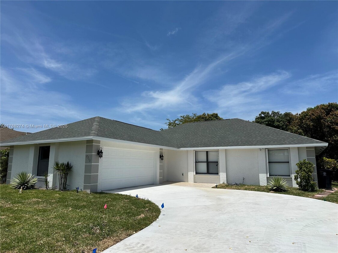 Foto principal - 2313 SE Harrington Ave