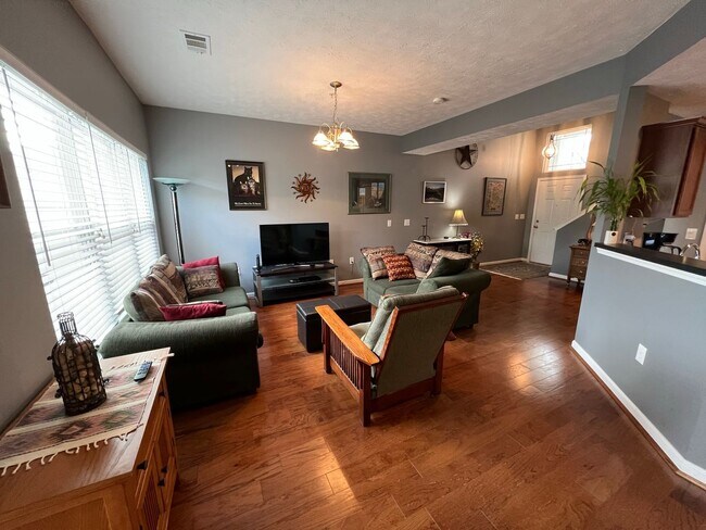 Building Photo - **FULLY FURNISHED** - 2 Bedrooms, 2.5 Bath...
