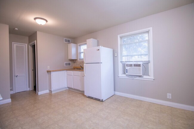 Building Photo - 2501 Calico Ln
