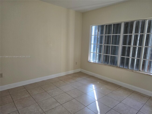 Foto del edificio - 1230 NW 9th Ct