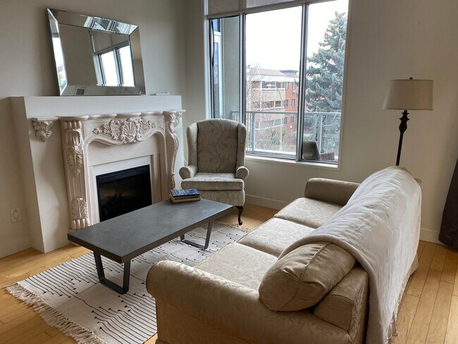 Living Room, Gas Fireplace - 1495 Graham St