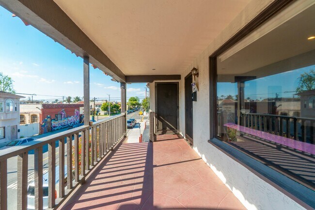 Foto del edificio - 358 Orange Ave
