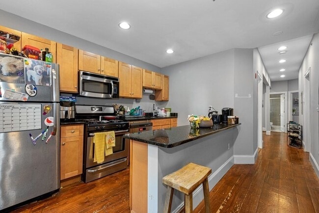 Great 4 bed 2 bath in Mission Hill... SEPT 1ST MOVE - Great 4 bed 2 bath in Mission Hill... SEPT 1ST MOVE House